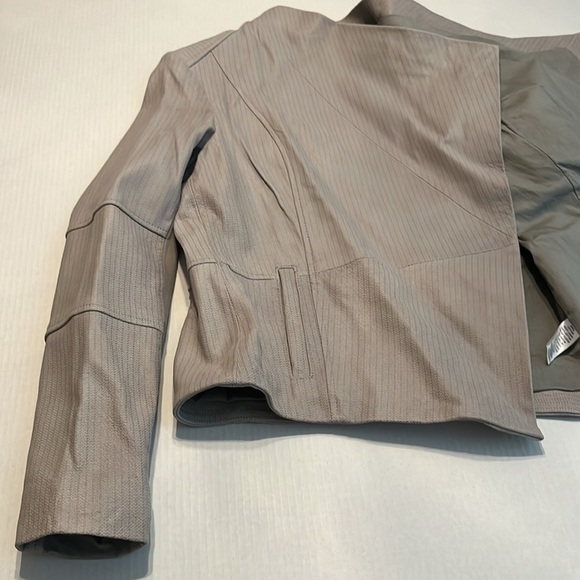 NWOT G.I.L.I. Cloud Open Front Tonal Printed Leather Jacket with Pockets Size 10 - Picture 13 of 14